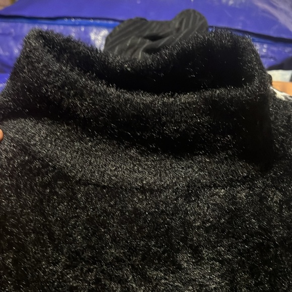 Poncho - Picture 4 of 4